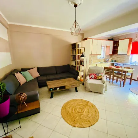 Cottage House,With Big Garden & Lawn Amaliada Extérieur photo