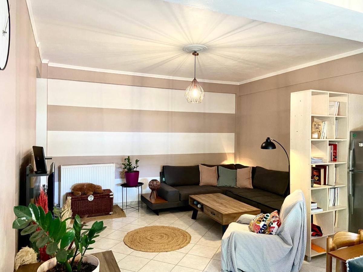 Apartment House,with Big Garden & Lawn Amaliada