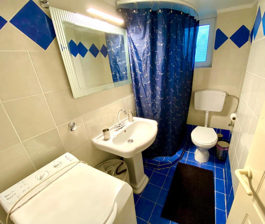 House,with Big Garden & Lawn Apartment Amaliada